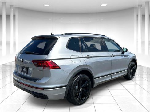 Certified 2023 Volkswagen Tiguan SE R-Line AWD/4WD image 3