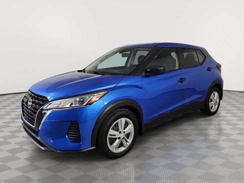 Used 2023 Nissan Kicks S FWD image 4