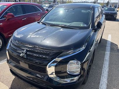 Used 2023 Mitsubishi Outlander SE Black Edition