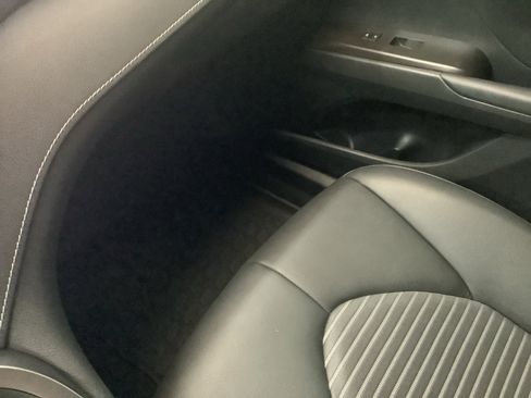 Used 2022 Toyota Camry SE image 20