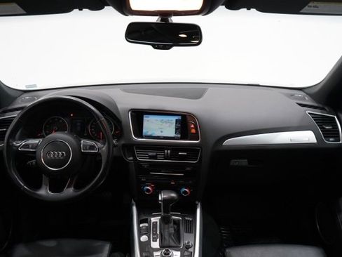 Used 2017 Audi Q5 2.0T Premium Plus w/ Technology Package image 13