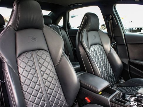 Used 2022 Audi S4 Premium Plus w/ Premium Plus Package image 40