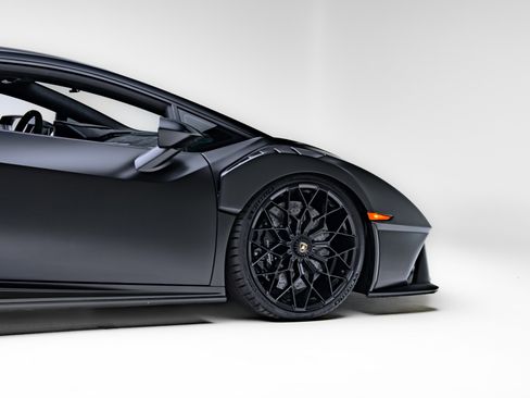 Used 2022 Lamborghini Huracan STO image 51