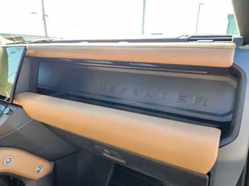New 2026 Land Rover Defender 110 X-Dynamic SE AWD/4WD image 13