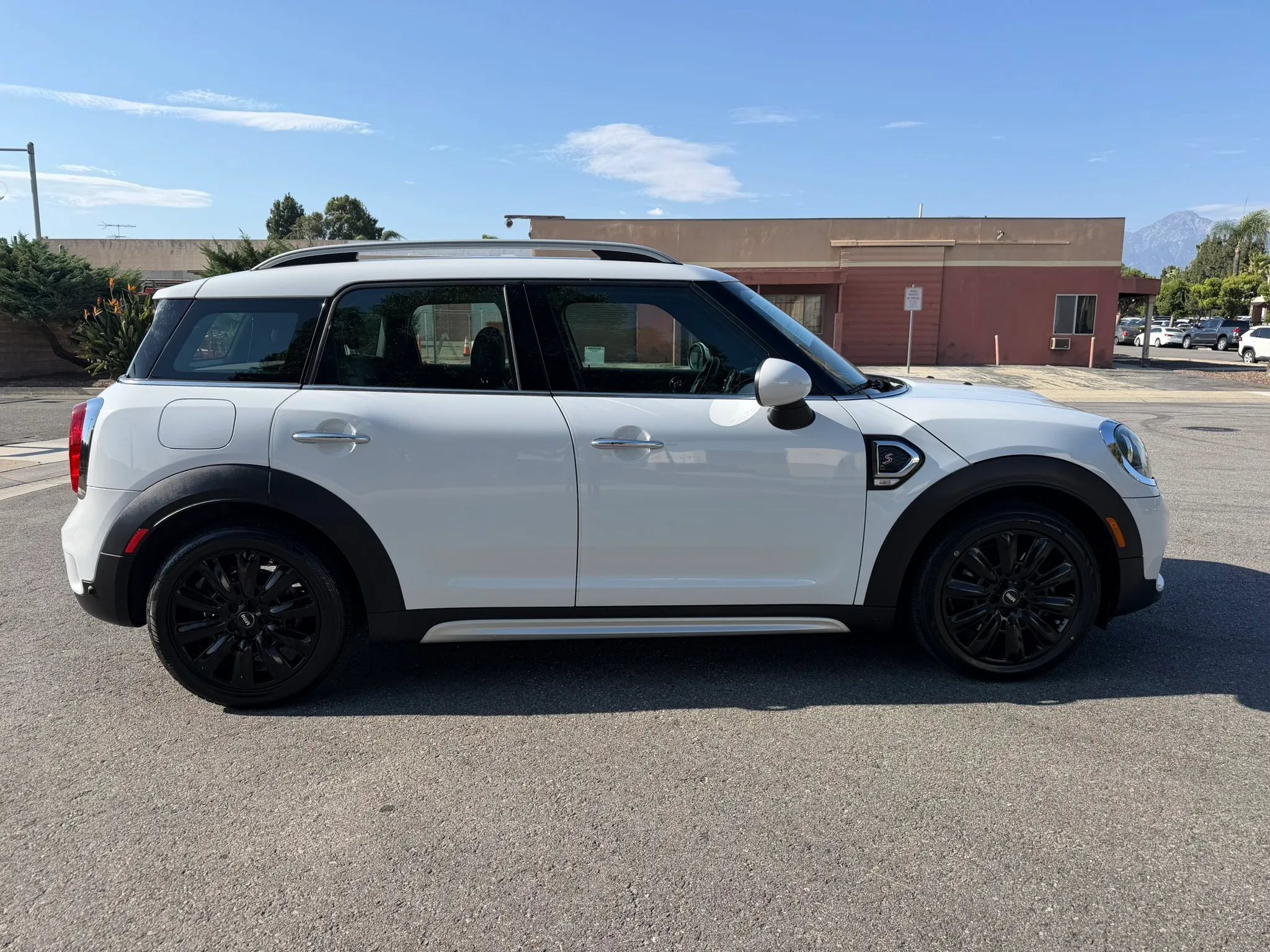 Used 2019 MINI Cooper Countryman S w/ Storage Package FWD image 4