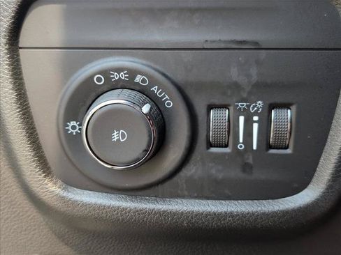 Used 2021 Jeep Grand Cherokee L Limited RWD image 25
