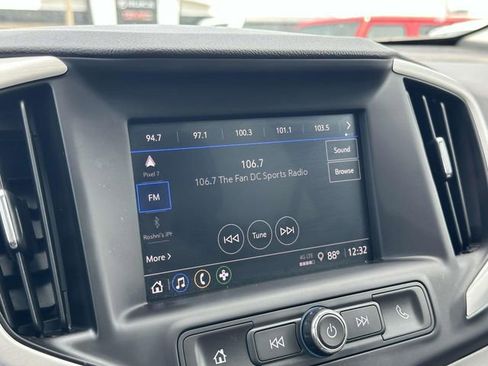 Used 2023 GMC Terrain SLE w/ Driver Convenience Package image 17