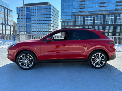Certified 2023 Porsche Cayenne image 2