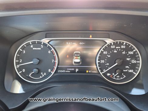 Used 2023 Nissan Rogue SV image 14