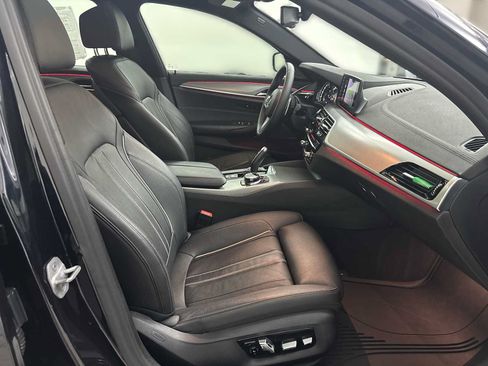 Used 2018 BMW M550i xDrive AWD/4WD image 26