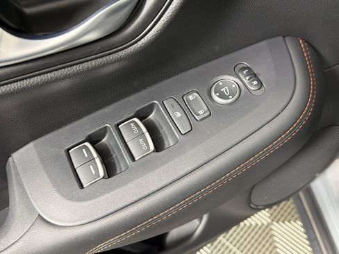 Used 2025 Honda HR-V Sport image 24