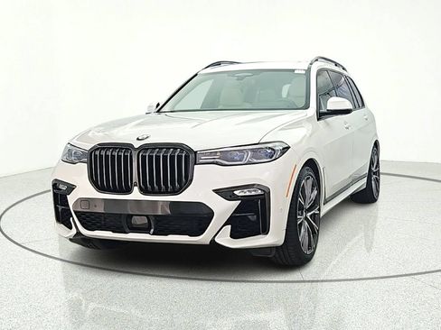 Used 2021 BMW X7 M50i w/ Dynamic Handling Package AWD/4WD image 2