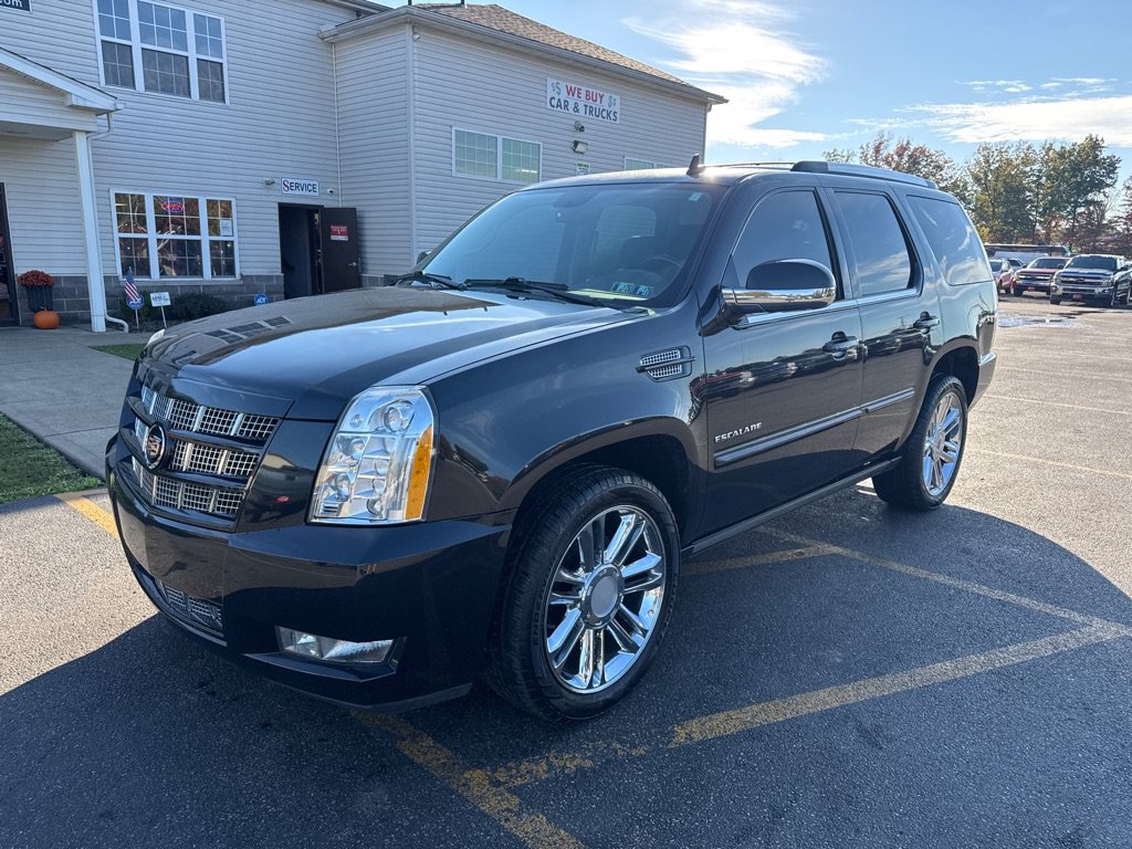 Used 2013 Cadillac Escalade Premium AWD/4WD image 2