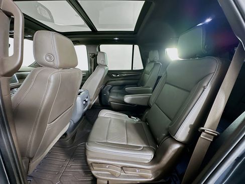 Used 2021 GMC Yukon Denali w/ Denali Premium Package image 29