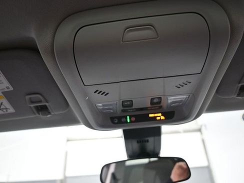 Used 2023 Chevrolet Equinox LT image 12