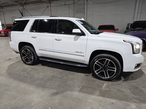 Used 2017 GMC Yukon Denali w/ Open Road Package AWD/4WD image 17