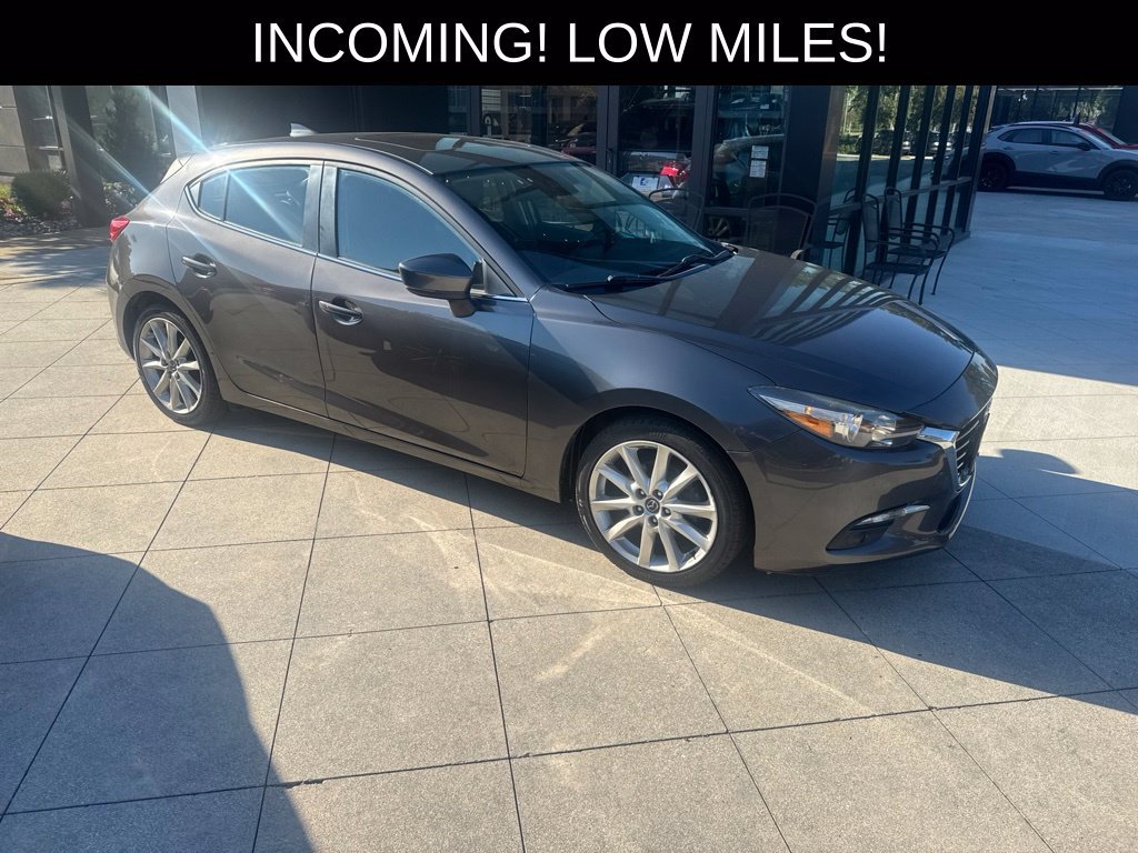 Used 2017 MAZDA MAZDA3 Grand Touring FWD image 2