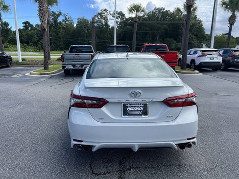 Used 2024 Toyota Camry XSE FWD image 9
