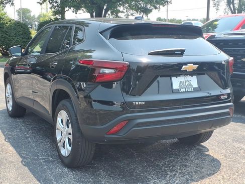 Used 2024 Chevrolet Trax LS FWD image 24