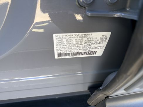 Used 2025 Acura MDX A-Spec image 36