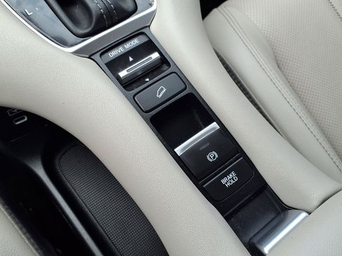 Certified 2024 Honda HR-V EX-L image 25