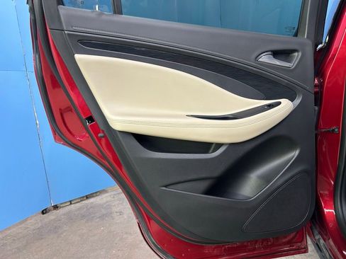 Used 2017 Buick Envision Essence image 39