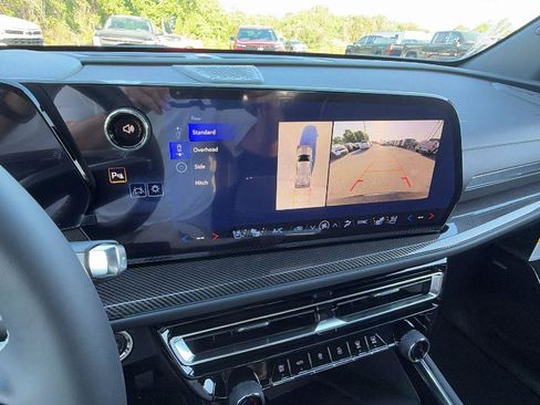 New 2026 Chevrolet Traverse High Country FWD image 23