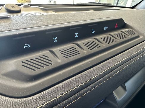 Certified 2025 Ford Bronco Badlands image 48