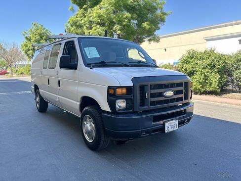 Used 2014 Ford E-150 and Econoline 150 VAN 3D w/ Power Group image 4