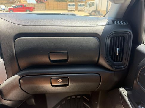 Used 2021 Chevrolet Silverado 2500 W/T w/ WT Convenience Package AWD/4WD image 29