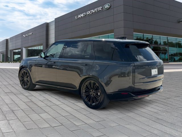 New 2026 Land Rover Range Rover Long Wheelbase SE AWD/4WD image 3