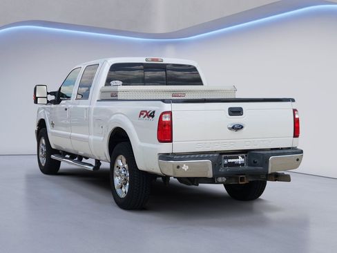 Used 2015 Ford F250 Lariat w/ Lariat Interior Package AWD/4WD image 8