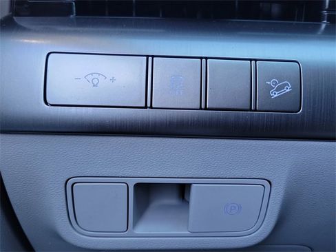 Used 2024 Hyundai Kona SEL image 18