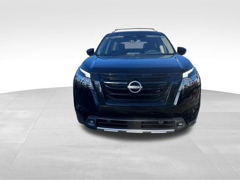 Used 2023 Nissan Pathfinder SL w/ SL Premium Package image 3