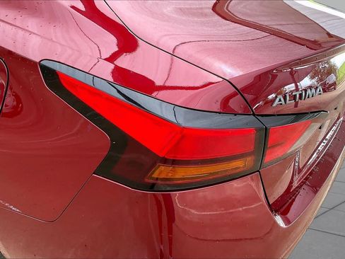 Used 2025 Nissan Altima 2.5 SV FWD image 26