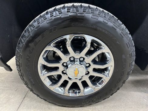 Certified 2026 Chevrolet Silverado 2500 LTZ w/ LTZ Premium Package image 40