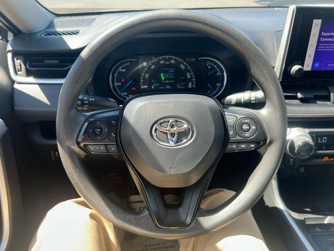 Certified 2025 Toyota RAV4 XLE AWD/4WD image 14