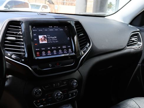 Used 2020 Jeep Cherokee Limited FWD image 44