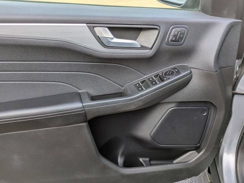 Used 2023 Ford Escape Platinum AWD/4WD image 11
