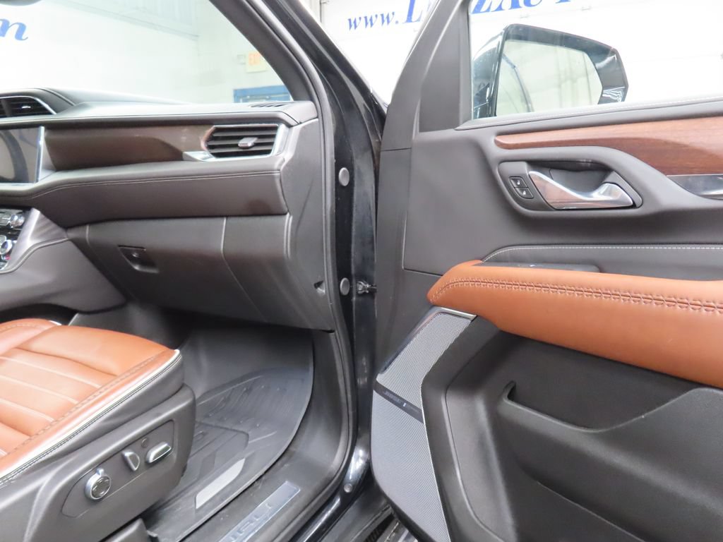 Used 2024 GMC Yukon XL Denali Ultimate AWD/4WD image 30