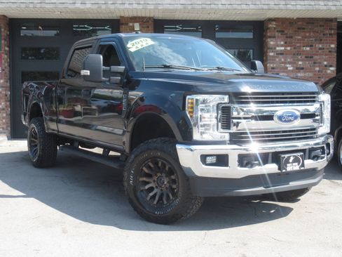 Used 2019 Ford F250 XLT w/ XLT Value Package AWD/4WD image 2