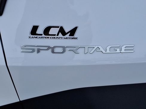 Used 2025 Kia Sportage EX image 30