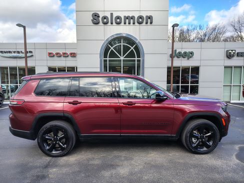 Certified 2024 Jeep Grand Cherokee L Altitude image 1