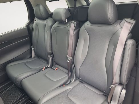 Used 2025 Kia Carnival SX Prestige FWD image 13