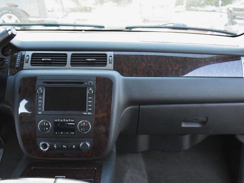 Used 2010 GMC Yukon Denali image 14