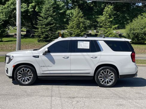 Used 2023 GMC Yukon Denali Ultimate AWD/4WD image 6