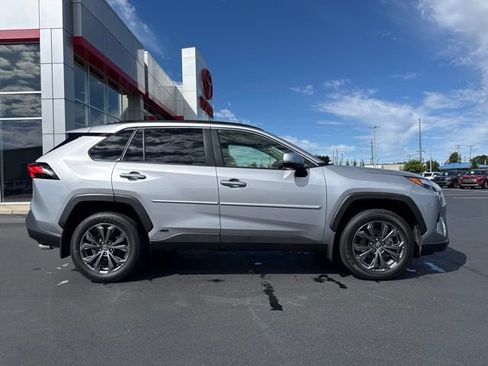 Used 2025 Toyota RAV4 Limited w/ Advanced Technology Package AWD/4WD image 9