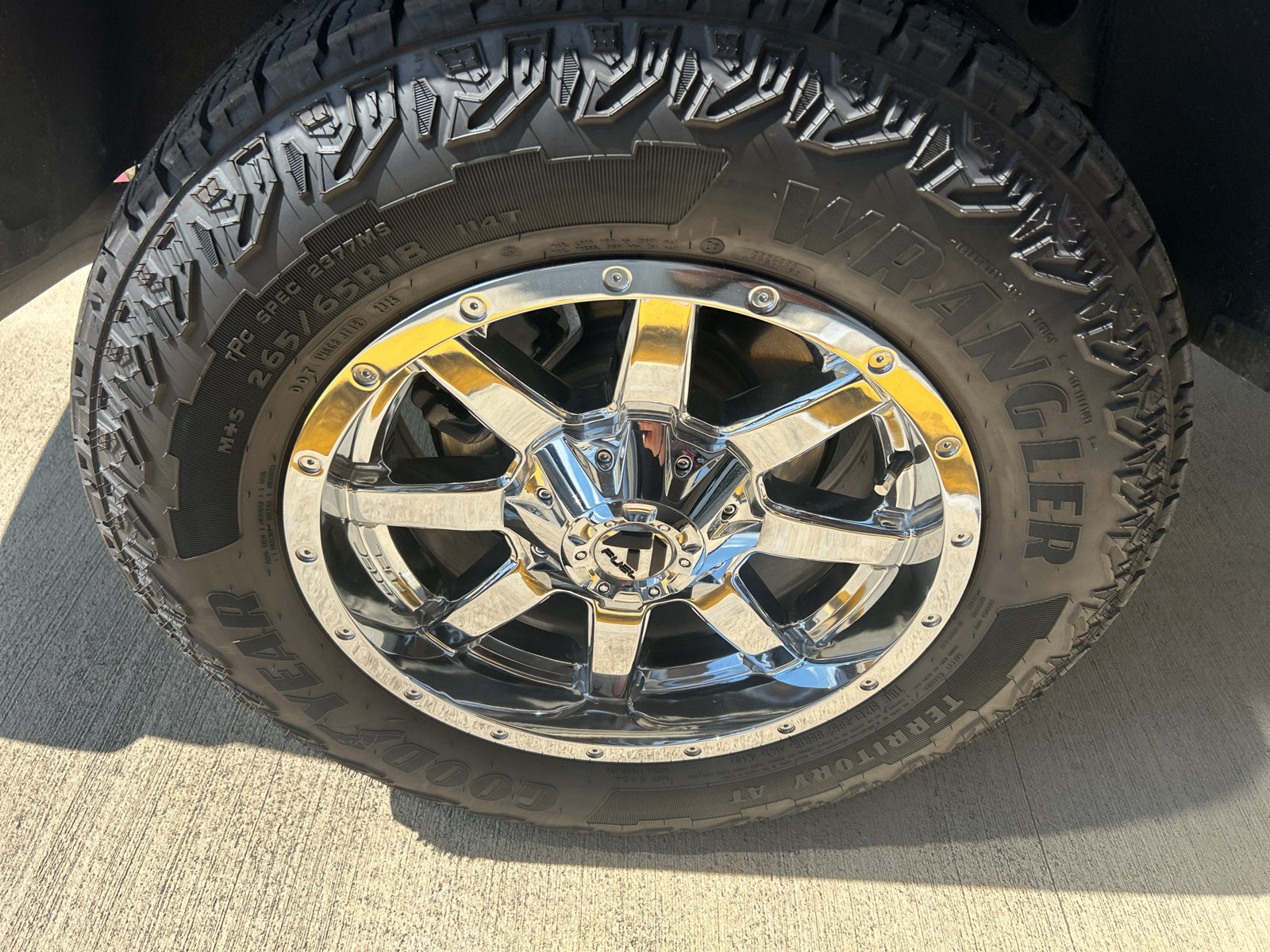 Used 2025 GMC Canyon AT4 AWD/4WD image 7