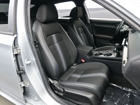 Used 2025 Honda Civic Sport image 13