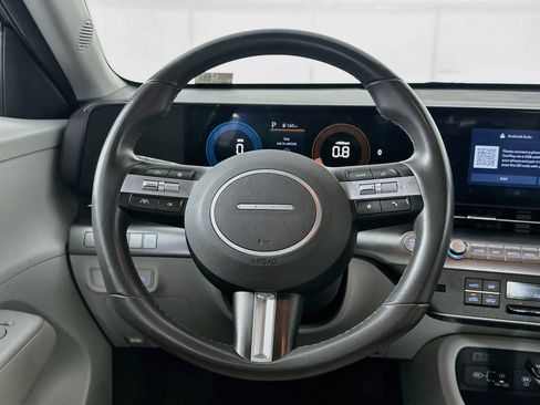 Used 2025 Hyundai Kona SEL FWD image 18